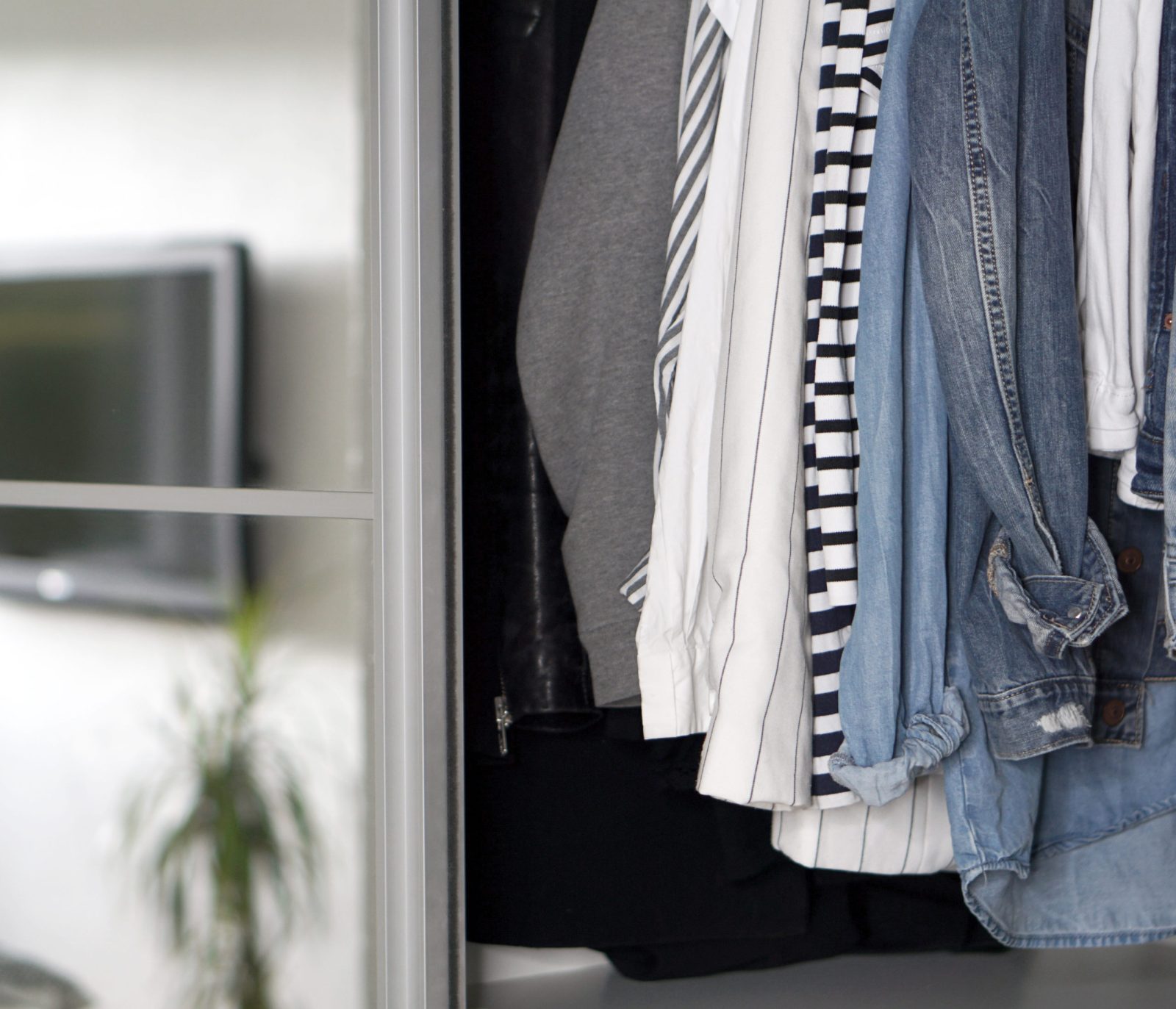 Myths about the capsule wardrobe.