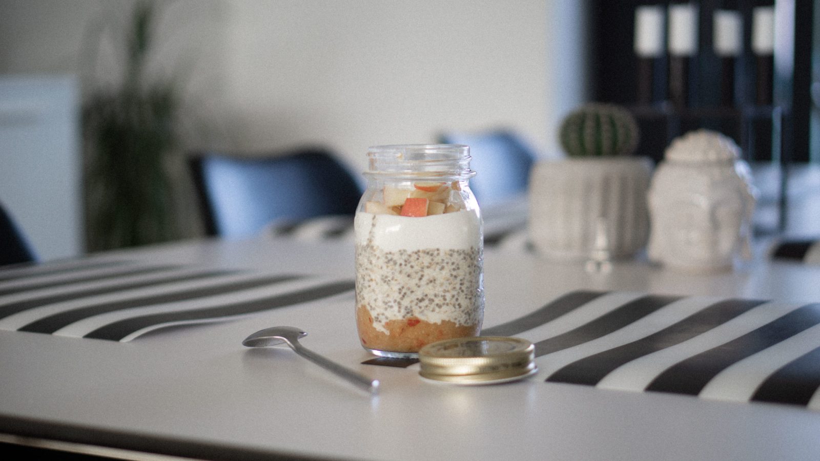 Overnight oats with apple/banana purée
