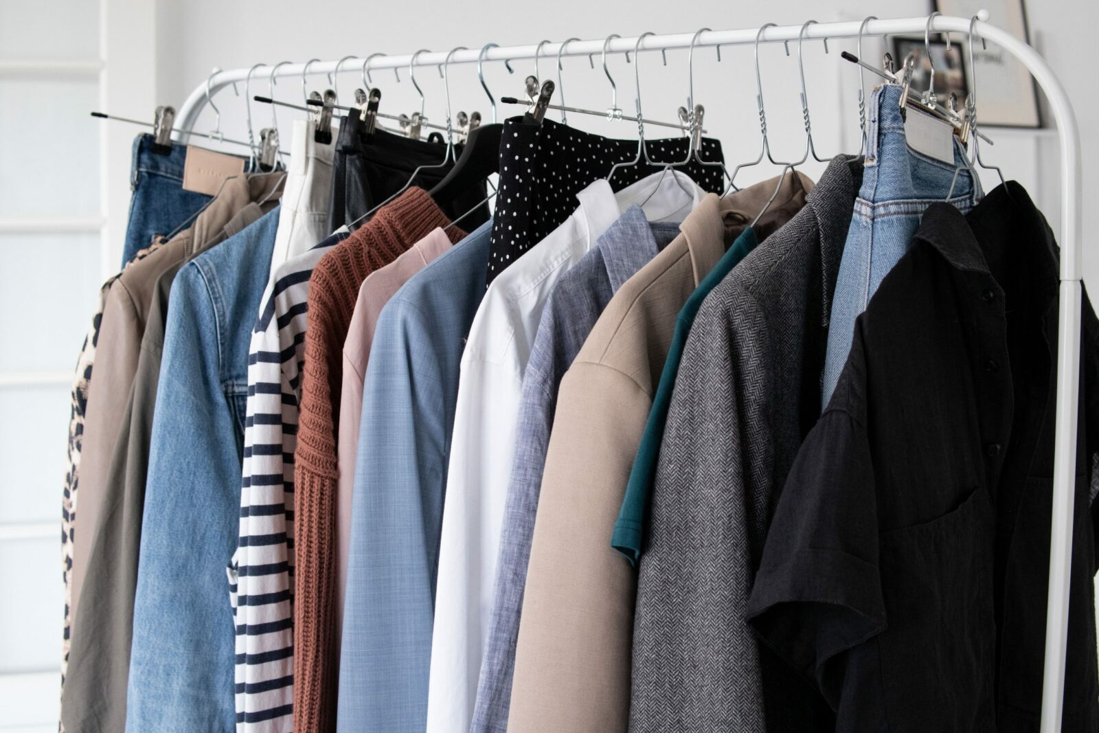 Spring capsule wardrobe 2022: essentials & checklist