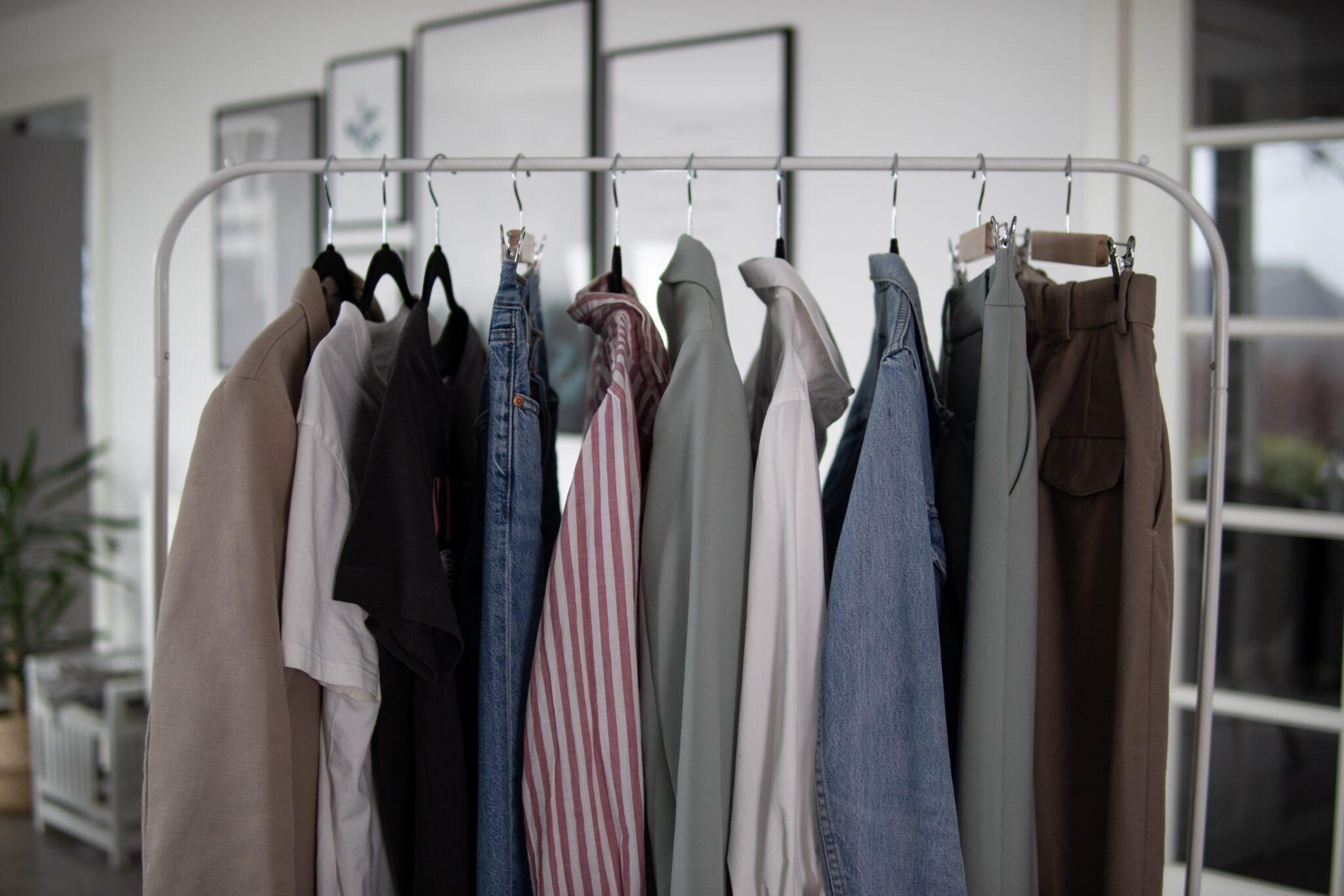 Capsule wardrobe: what, why & how - Use less